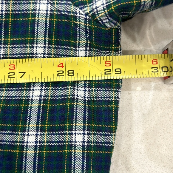 Tommy Hilfiger Classic Fit Button Down - Picture 7 of 7